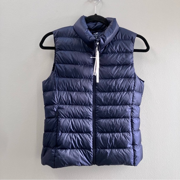 NWT Uniqlo Ultra Light Down Puffer Vest Women's Size XS Navy Blue Packable - Picture 1 of 12